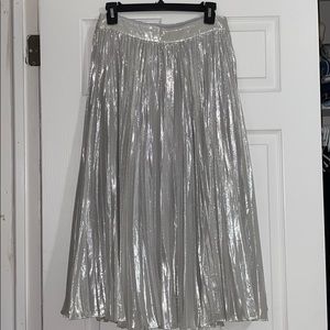 Kate Spade Silver Metallic Pleated Skirt sz. 2